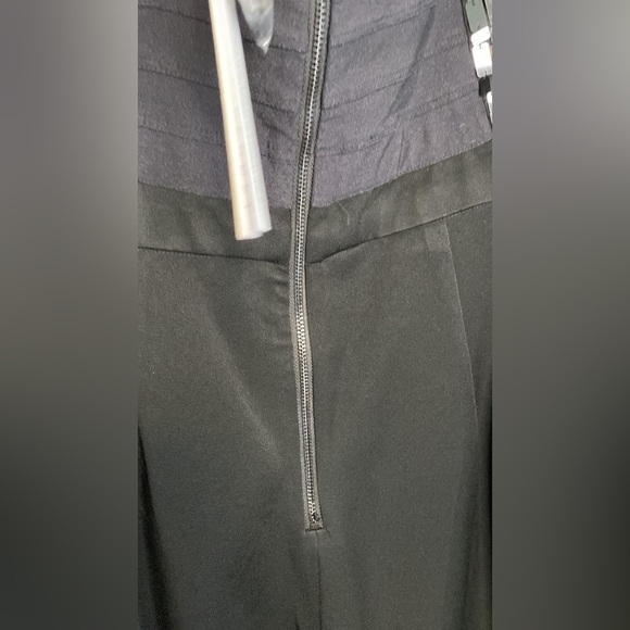 Alice + Olivia
Jeri Sequin Embellished Jumpsuit - Picture 10 of 16